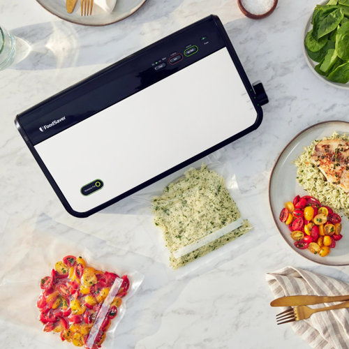 FoodSaver Vacuum Sealer Machine System with Bonus Handheld Vacuum